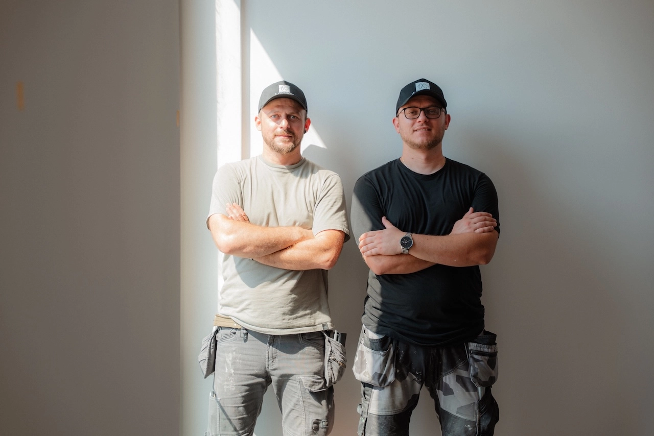 Brueder Thomas und Konstantinos Nikollas von Alexandros Giorgis, Raumausstattung und Innenausbau Freiburg