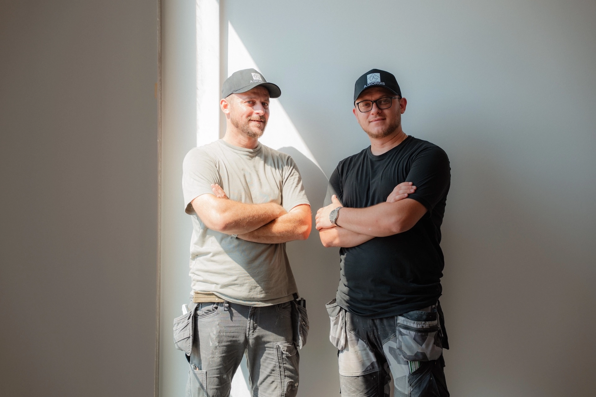 Brueder Thomas und Konstantinos Nikollas von Alexandros Giorgis, Raumausstattung und Innenausbau Freiburg